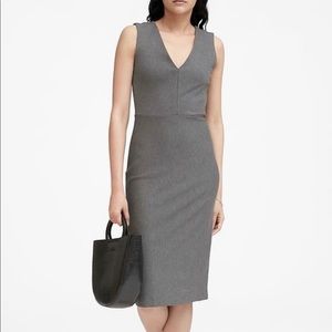Banana Republic Ponte V Neck Sleeveless Sheath Size 2P